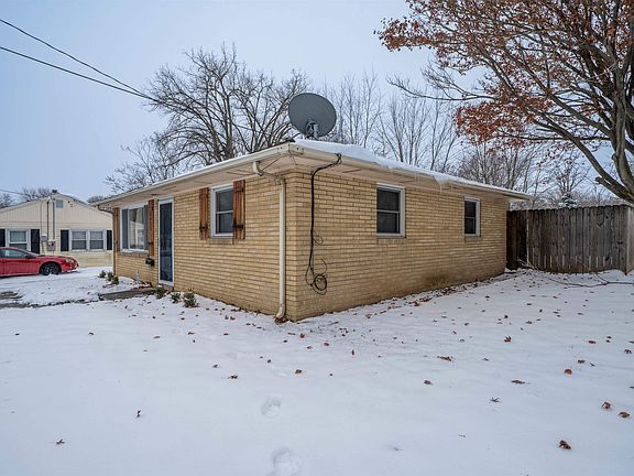 3rd image of 3023 N Golf Dr