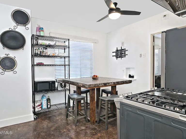 1923 W Earll Dr — Photo 15