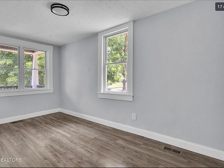 2410 Jefferson Ave — Photo 17