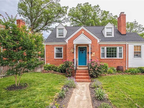2nd image of 2118 Oakwood Ln