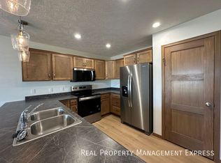 3402 S Heather Rdg, Sioux Falls, SD 57108