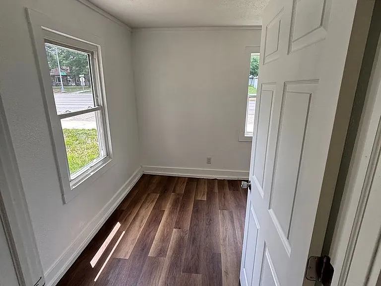 1531 W Webster St — Photo 6