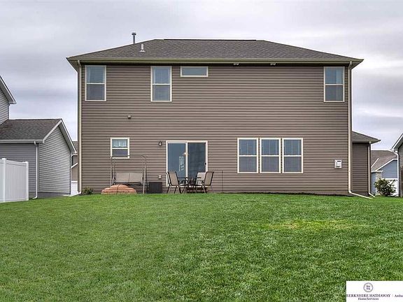 4th image of 4458 Brook Dr