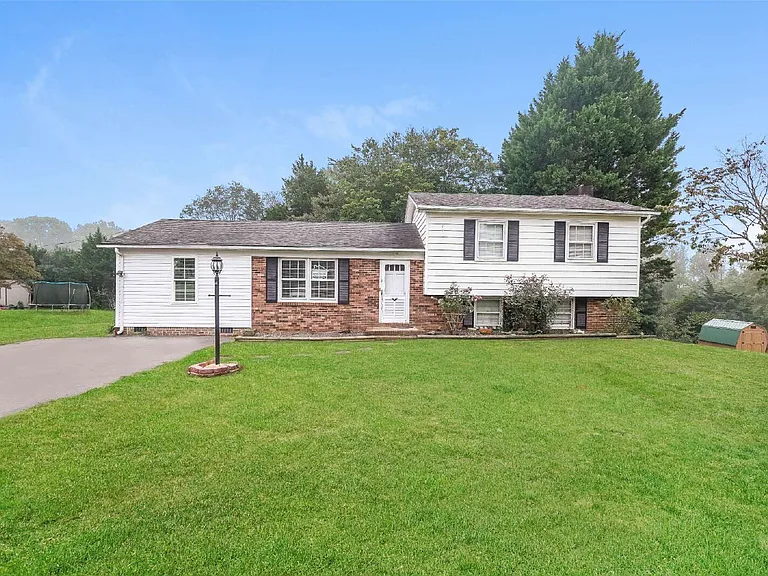 717 Milling Rd — Photo 1