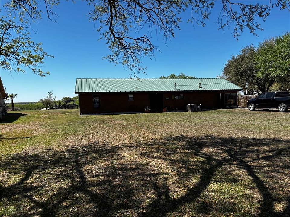 1st image of 137 Harbor Cir