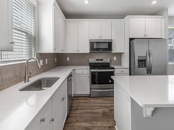 4th image of 1226 Hope Village Way
