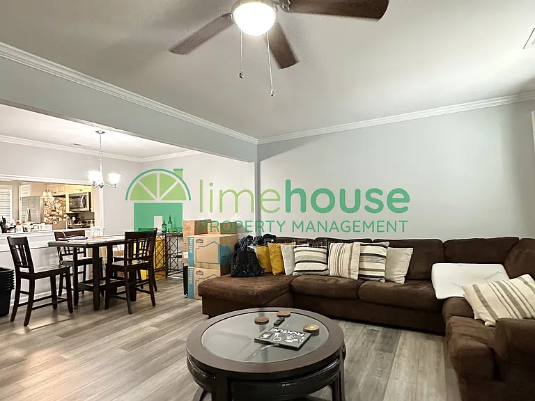 4613 Marlwood Way — Photo 2