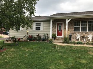 301 Pontiac Rd, Marquette Heights, IL 61554