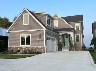 45584 Private Shore Dr, Chesterfield, MI 48047