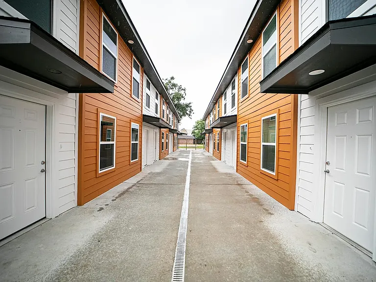 River Oaks Apartments — Photo 14