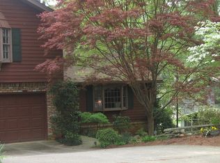 409 N Rockborough Ct, Stone Mountain, GA 30083