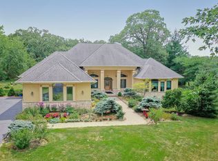 4119 Miller Oaks Dr, McHenry, IL 60051