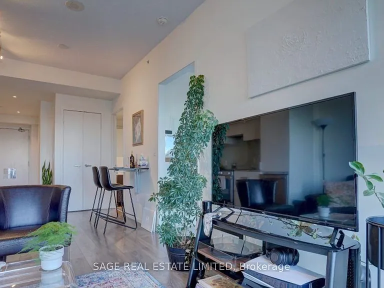 159 Dundas St E #3302 — Photo 5