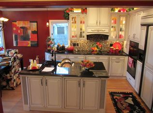 N21W24122 Dorchester Dr, Pewaukee, WI 53072