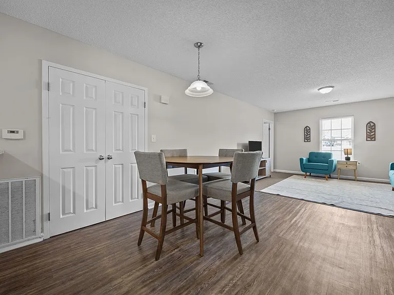 21 Collins Dr #D — Photo 11