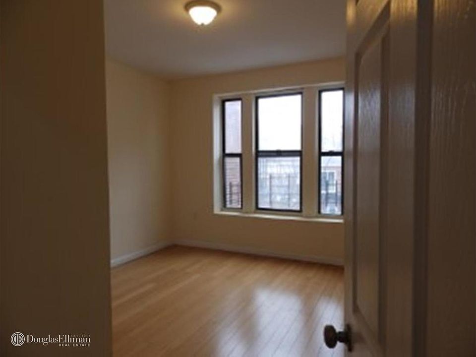 2nd image of 1421 53rd St APT C1
