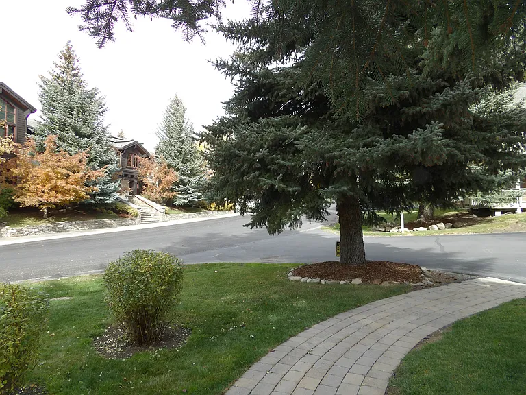 340 River St W #107 — Photo 38