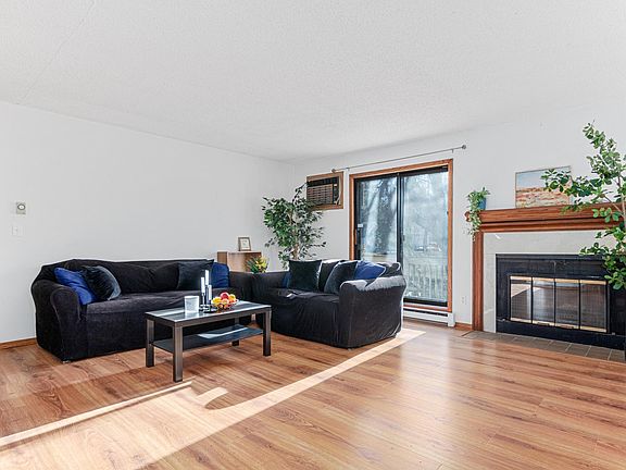 2nd image of 488 Larpenteur Ave E #116