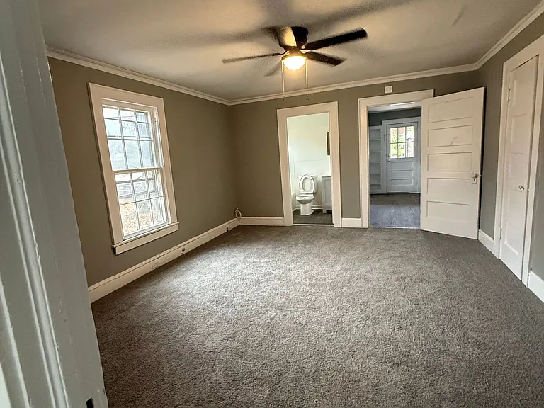 703 Louise St #703 — Photo 7