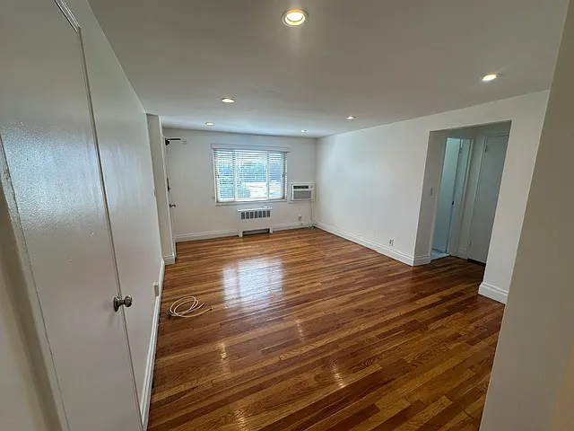 1 bed, $2,200 — Photo 4