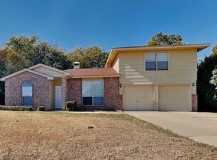 6200 Nicole Ct, Arlington, TX 76002