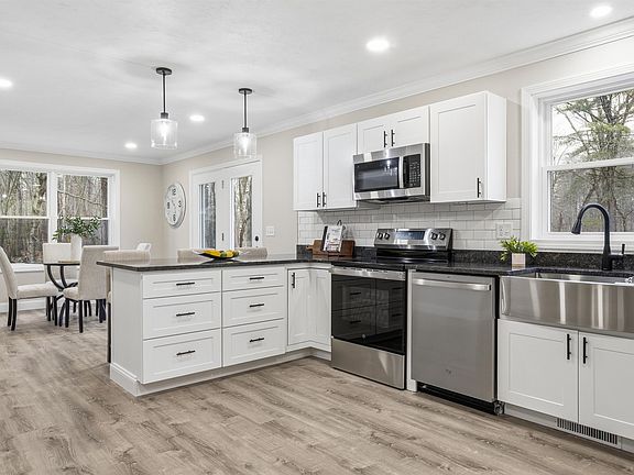 4th image of 50 Woodridge Road