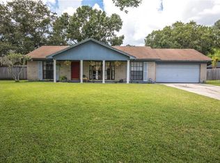 11410 Country Oaks Dr, Tampa, FL 33618