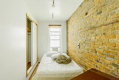 4th image of 380 3rd Ave APT 4c