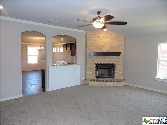 3rd image of 425 Bella Rose Dr