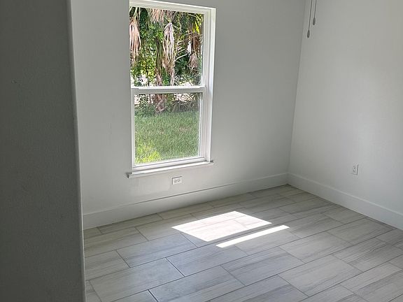 5th image of 1845 42nd Ave #101