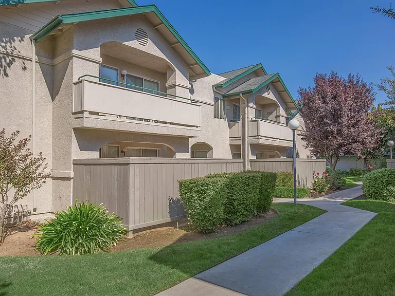 Sierra Hills Apts — Photo 12