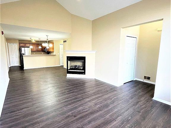 3rd image of 4103 Cameron Cir
