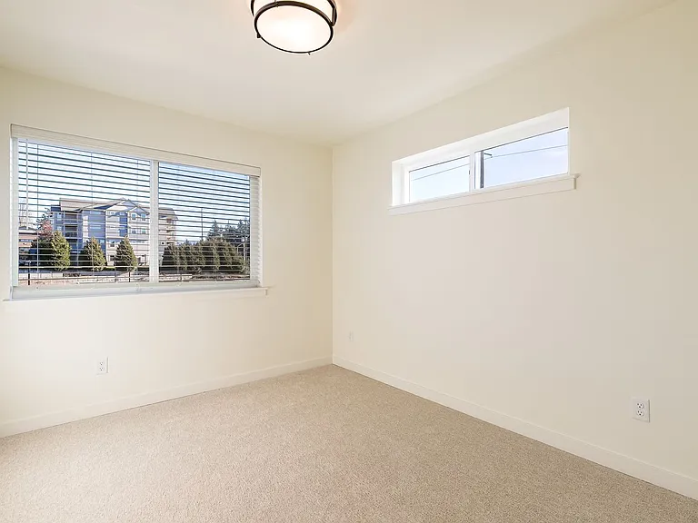City Apartments — Photo 18
