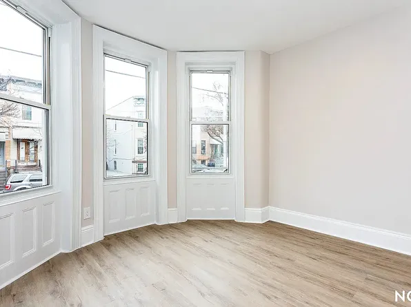 58-30 69th Ave #2, Ridgewood, NY 11385