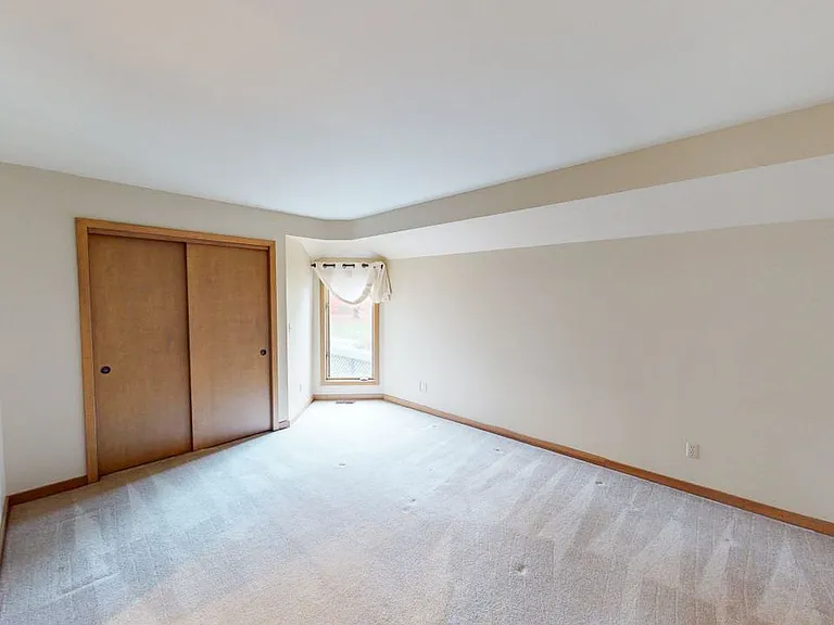 5790 Rushwood Dr — Photo 49