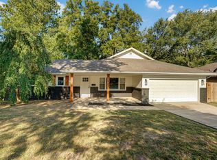 1901 S Sieger Drive, Springfield, MO 65804