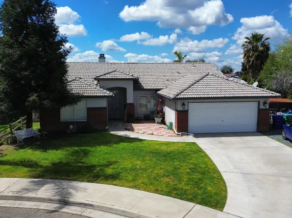 1513 N York Street, Porterville, CA 93257