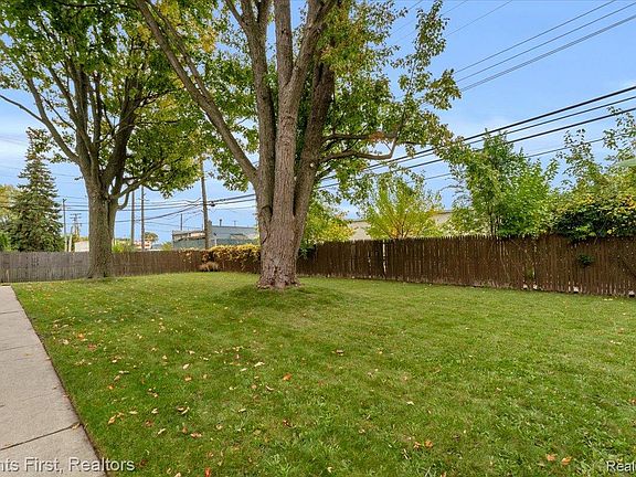 3rd image of 1454 Annabelle St