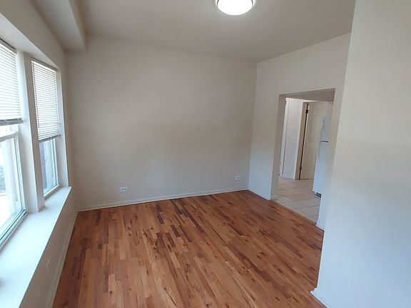 3rd image of 120-122 N Kilpatrick Ave Unit 120-1S
