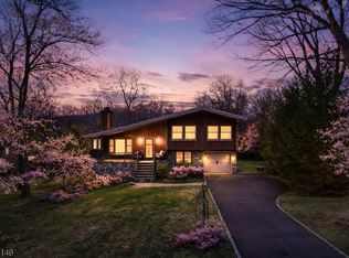 4 Greenbrier Rd, Green Brook Twp., NJ 08812