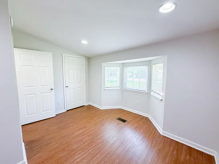 1666 Mayhew St — Photo 10