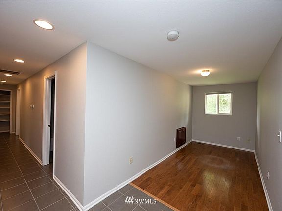 5th image of 1607 129th St E