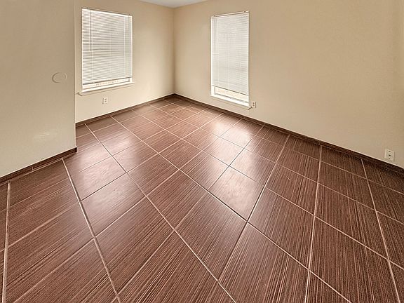 4th image of 210-218 N Leech St #214