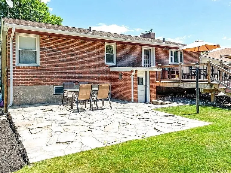 22 Alvarado Ave — Photo 20