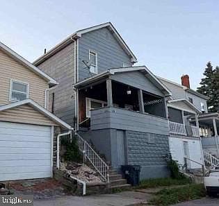 2nd image of 206 E Walnut Ave