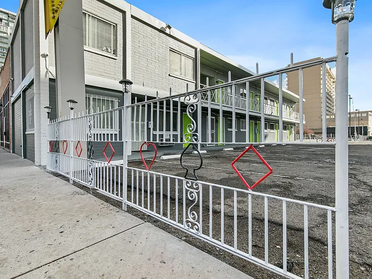 250 W Commercial Row — Photo 12
