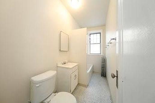 2nd image of 2607 N Lamon Ave #A1