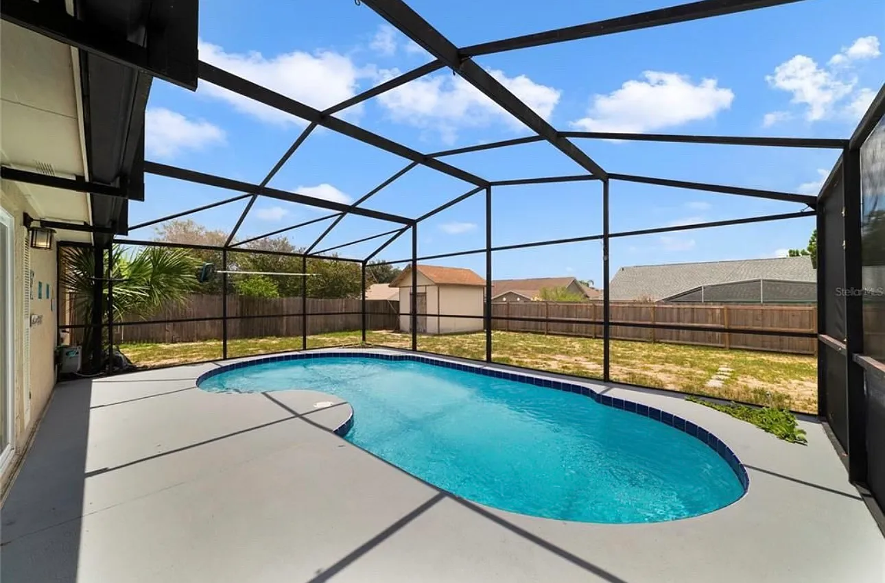 3 bed, 1282 sqft, $2,300 — Photo 1