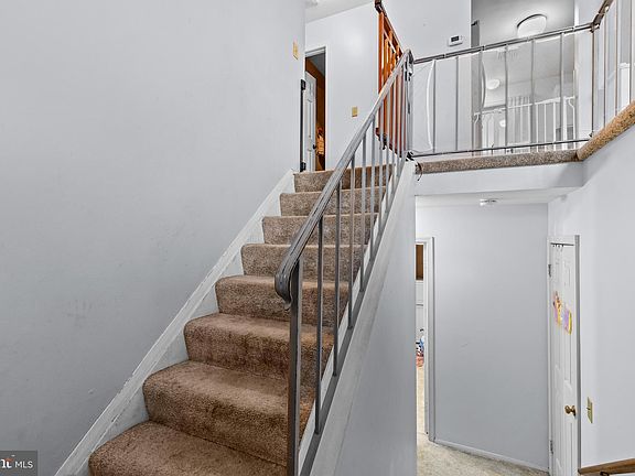 4th image of 20 Bayberry Dr