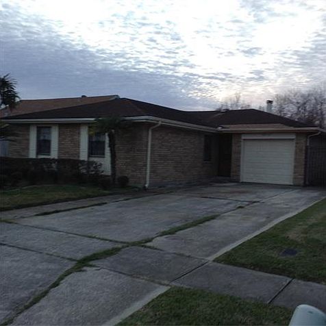 1st image of 2018 Gladstone Dr